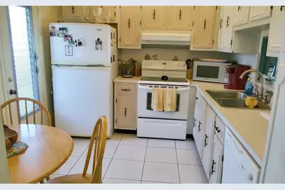 206 SE 10th Street #302, Dania, FL 33004 - Photo 6