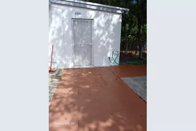 2441 NW 104th Street, Miami, FL 33147 - Photo 4