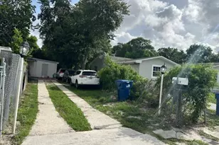 2441 NW 104th St, Miami, FL 33147 - Photo 10