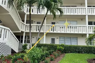 2029 Cambridge B, Deerfield Beach, FL 33442 - Photo 2