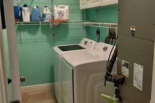 780 NE 199th St Unit #E 101, Miami, FL 33179 - Photo 24