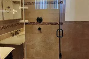 780 NE 199th St Unit #E 101, Miami, FL 33179 - Photo 14