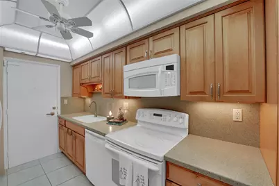 3200 NE 36th Street #319, Fort Lauderdale, FL 33308 - Photo 8
