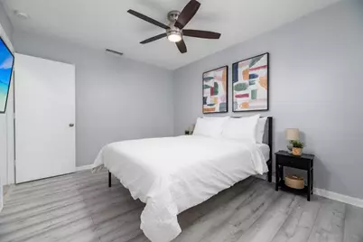 820 NE 21st Drive, Wilton Manors, FL  - Photo 18