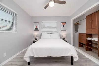 820 NE 21st Drive, Wilton Manors, FL  - Photo 32