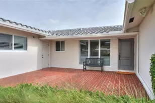 1911 NE 41st St, Oakland Park, FL 33308 - Photo 4