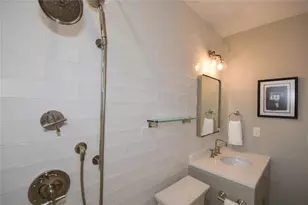 1911 NE 41st St, Oakland Park, FL 33308 - Photo 42