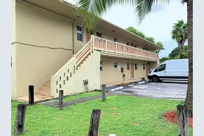 1500 SW 5th Place #E, Fort Lauderdale, FL 33312 - Photo 2