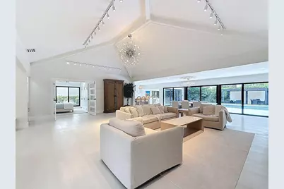 5100 Pineview Circle, Delray Beach, FL 33445 - Photo 10