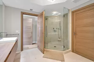 17111 Biscayne Blvd, North Miami Beach, FL 33160 - Photo 18