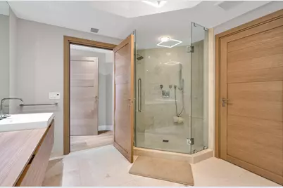 17111 Biscayne Boulevard #1702, North Miami Beach, FL 33160 - Photo 18