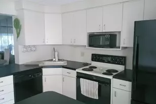 460 Paradise Isle Blvd, Hallandale Beach, FL 33009 - Photo 8