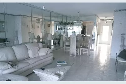 460 Paradise Isle Boulevard #301, Hallandale Beach, FL 33009 - Photo 2