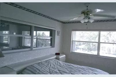 460 Paradise Isle Boulevard #301, Hallandale Beach, FL 33009 - Photo 12