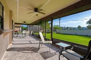 886 S E O'Donnell Ln, Port Saint Lucie, FL 34983 - Photo 34