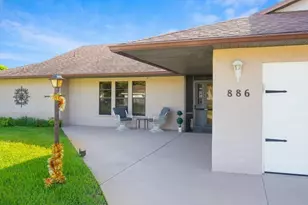 886 S E O'Donnell Ln, Port Saint Lucie, FL 34983 - Photo 6