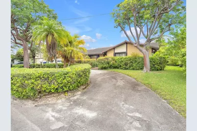 20100 NE 10th Place Way, Miami, FL 33179 - Photo 12