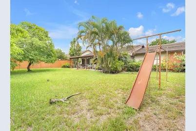 20100 NE 10th Place Way, Miami, FL 33179 - Photo 10