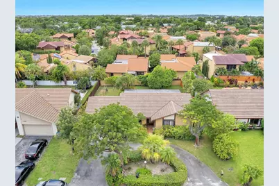 20100 NE 10th Place Way, Miami, FL 33179 - Photo 8