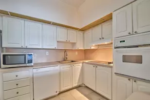 19390 Collins Ave Unit, Sunny Isles Beach, FL 33160 - Photo 4