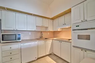 19390 Collins Ave Unit, North Miami Beach, FL 33160 - Photo 4