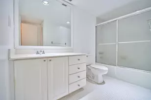 19390 Collins Ave Unit, Sunny Isles Beach, FL 33160 - Photo 10