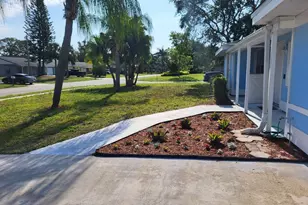 702 SW Belmont Cir, Port Saint Lucie, FL 34953 - Photo 18