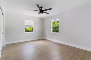 860 NE 34th St, Oakland Park, FL 33334 - Photo 20