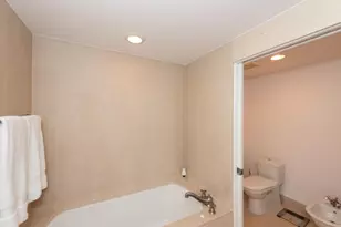 6899 Collins Ave, Miami Beach, FL 33141 - Photo 14