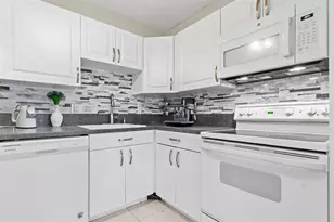 751 Pine Dr, Pompano Beach, FL 33060 - Photo 2