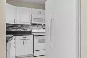 751 Pine Dr, Pompano Beach, FL 33060 - Photo 4