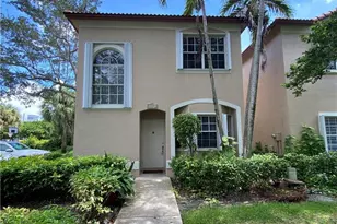 16045 Emerald Cove Rd, Weston, FL 33331 - Photo 2