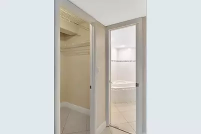 345 Ocean Drive #305, Miami Beach, FL 33139 - Photo 12