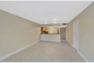 345 Ocean Drive #305, Miami Beach, FL 33139 - Photo 4