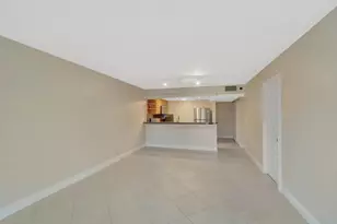 345 Ocean Dr, Miami Beach, FL 33139 - Photo 4