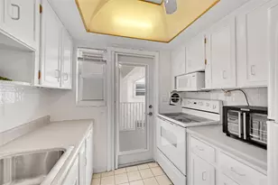 1110 N Riverside Dr, Pompano Beach, FL 33062 - Photo 34