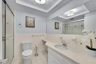 1110 N Riverside Dr, Pompano Beach, FL 33062 - Photo 8