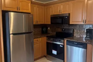 301 SW 158th Terrace, Pembroke Pines, FL 33027 - Photo 4