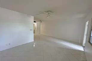 1031 Berkshire B, Deerfield Beach, FL 33442 - Photo 4