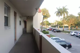 7891 Sunrise Lakes Dr Unit, Sunrise, FL 33322 - Photo 2