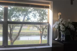 7891 Sunrise Lakes Dr Unit, Sunrise, FL 33322 - Photo 4