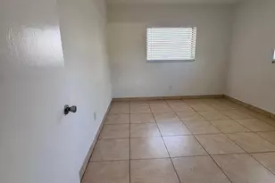 890 NW 39th St, Oakland Park, FL 33309 - Photo 6