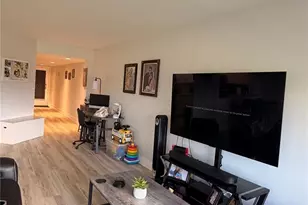 701 SW 128th Ave, Pembroke Pines, FL 33027 - Photo 6