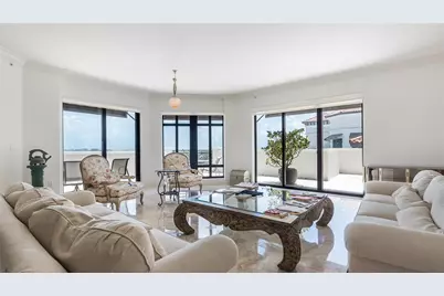 200 E Palmetto Park Road #PH5, Boca Raton, FL 33432 - Photo 2