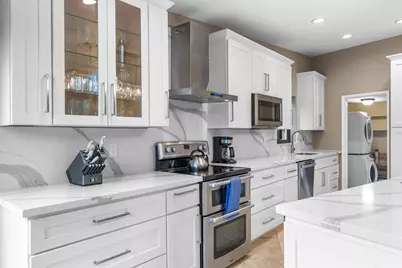 2829 NE 17th Avenue, Wilton Manors, FL 33334 - Photo 10