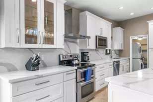 2829 NE 17th Ave, Wilton Manors, FL 33334 - Photo 10