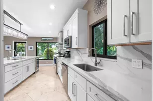 2829 NE 17th Ave, Wilton Manors, FL 33334 - Photo 18