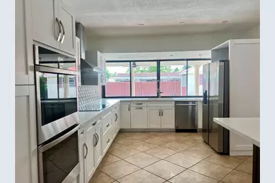 4000 N 37th Avenue, Hollywood, FL 33021 - Photo 2