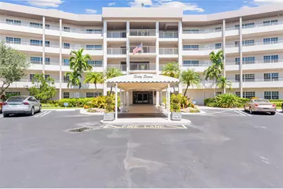 555 Oaks Lane #504, Pompano Beach, FL 33069 - Photo 1