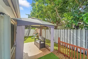 7542 NW 3rd St, Plantation, FL 33317 - Photo 28